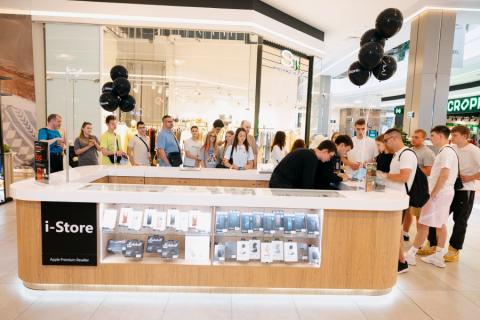 И снова очередь! В ТРЦ Palazzo с ажиотажем открылся островок i‑Store
