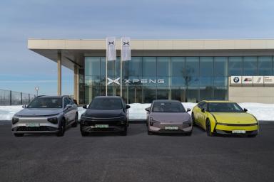 «Сотня» за 3,7 сек. В Беларуси запустили тест-драйвы на суперкаре Xpeng P7 New