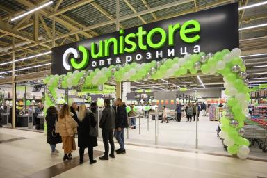 От икры до конфет. Смотрите, что подешевело к праздникам в магазинах