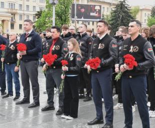 Хоккейное сообщество Беларуси почтило память павших героев на Площади Победы